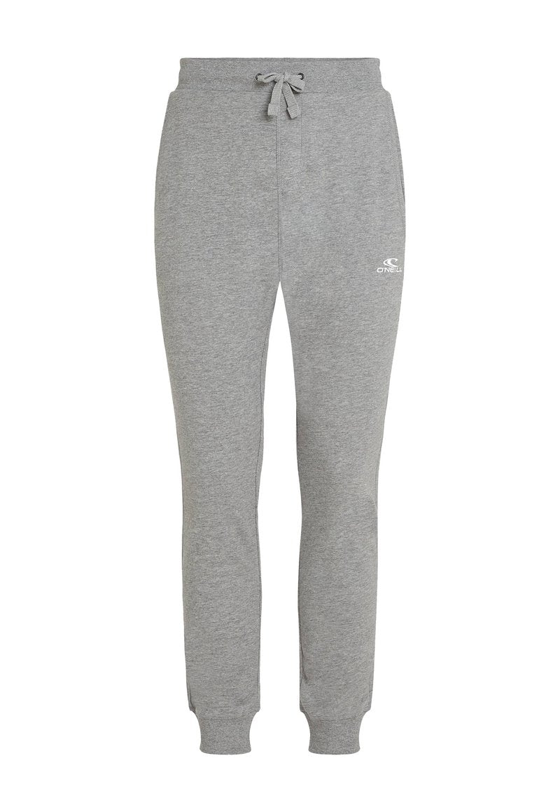 Graue Jogginghose aus weichem Material, mit einem Zugbandbund, schmal zulaufenden Beinen und einem kleinen weißen Logo auf der linken Seite.