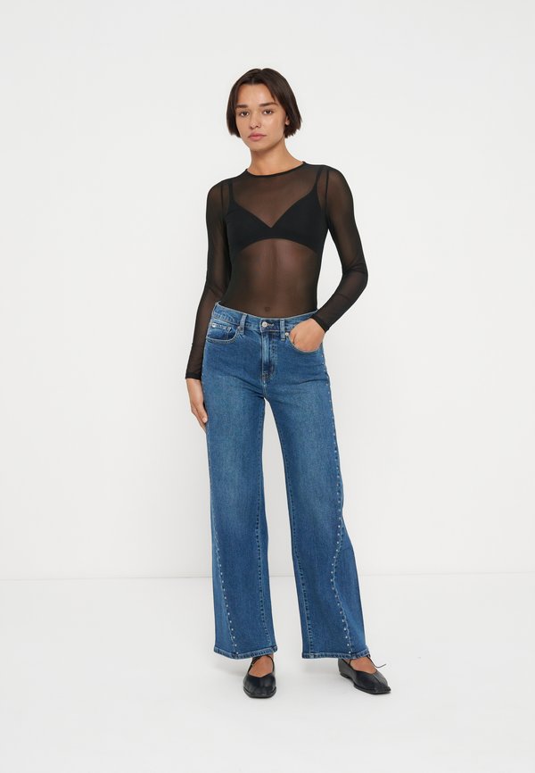 DKNY