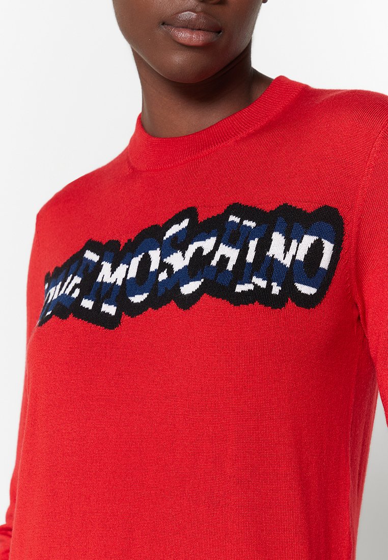Love Moschino