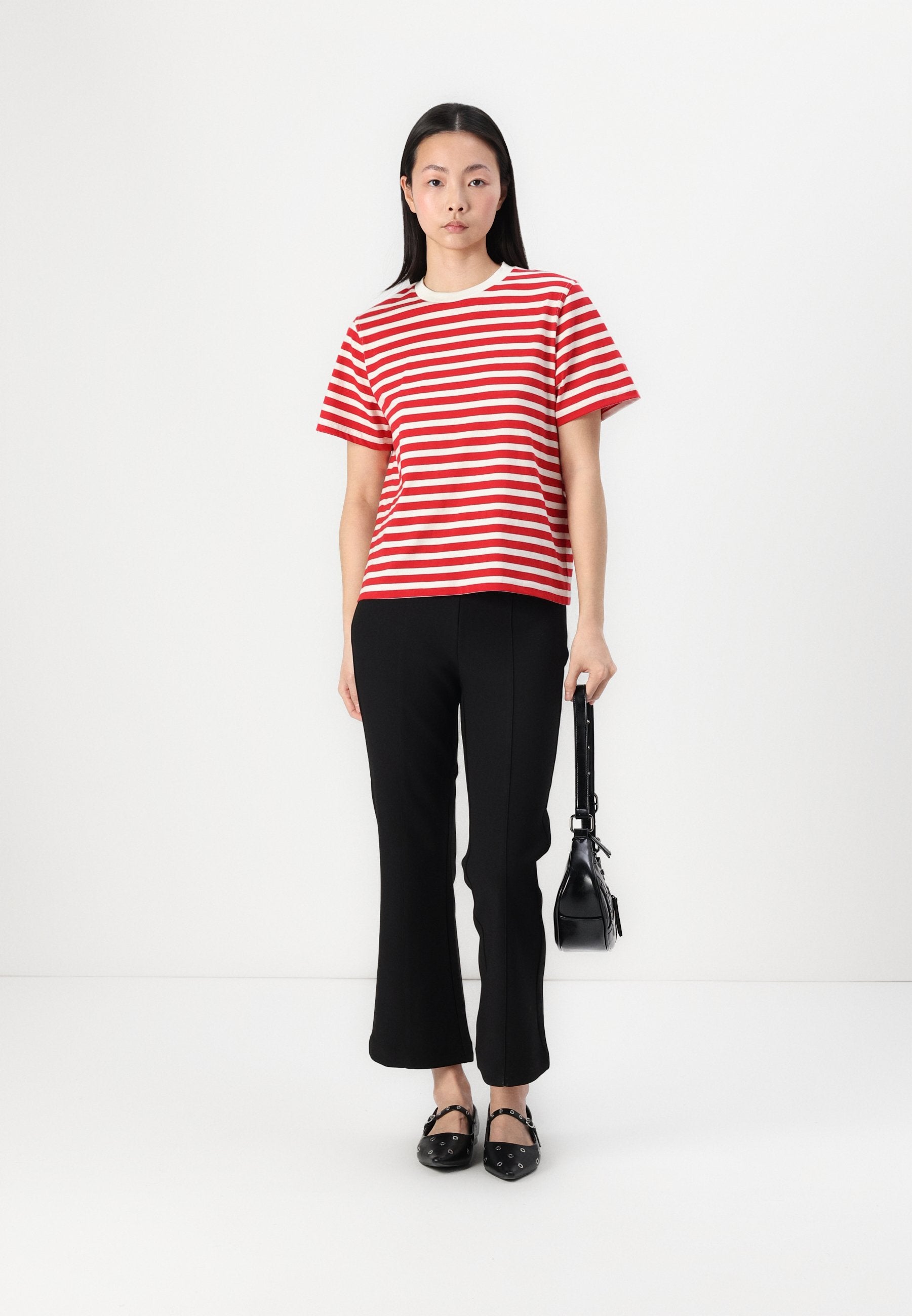 ONLMALTI LIFE KICK FLARED PANT Media 2