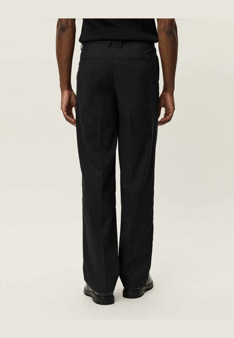 Les Deux COMO SLACK SLUB SUIT PANTS