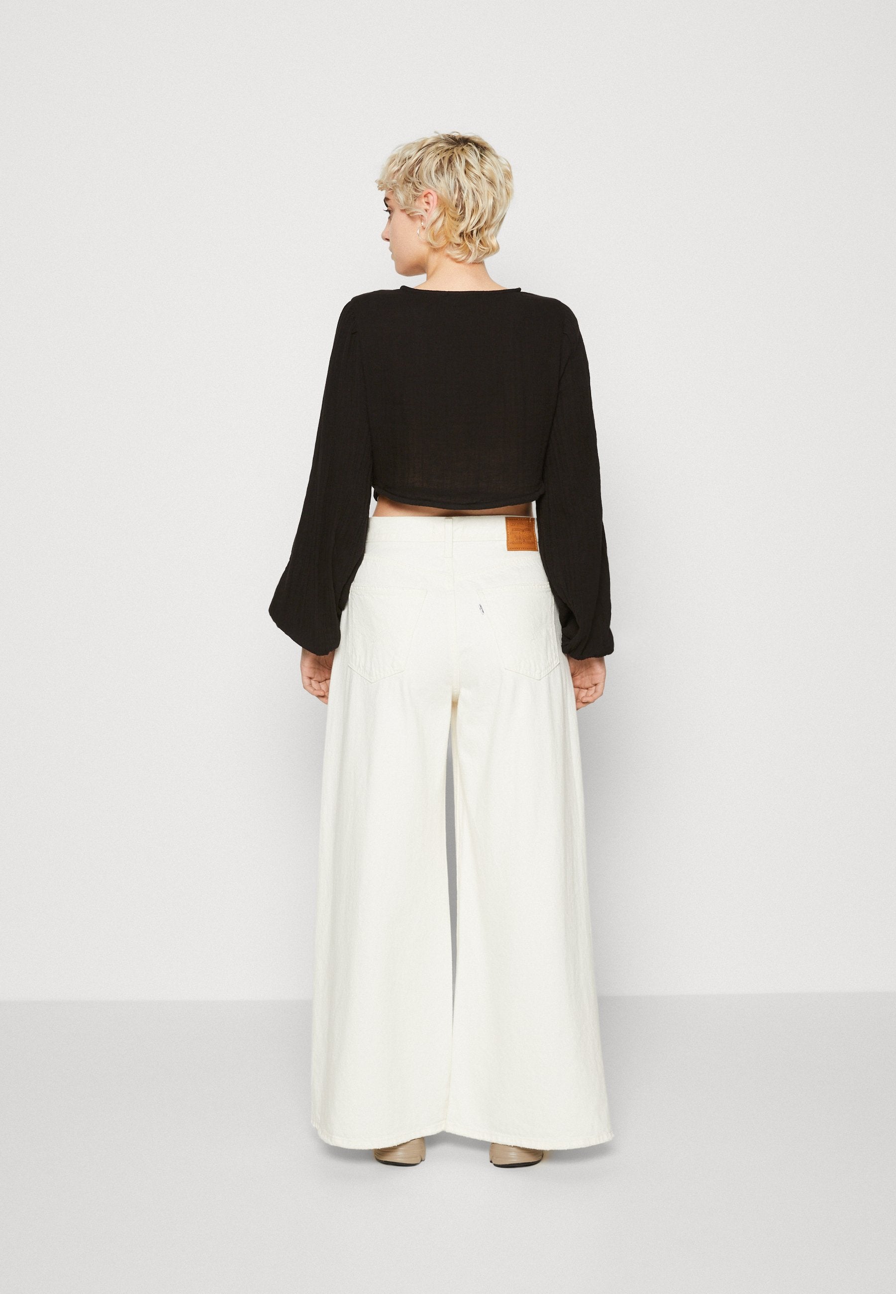 Pieces PCSTINA WRAP CROP