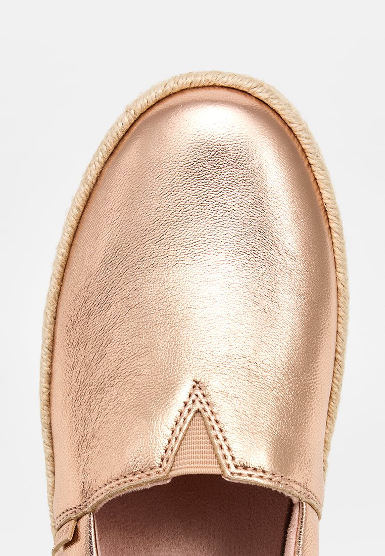TOMS VALENCIA