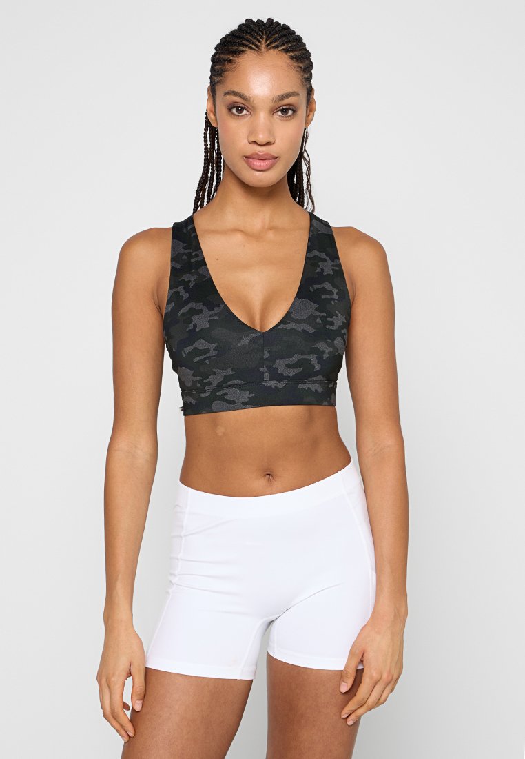 Fabletics ON-THE-GO