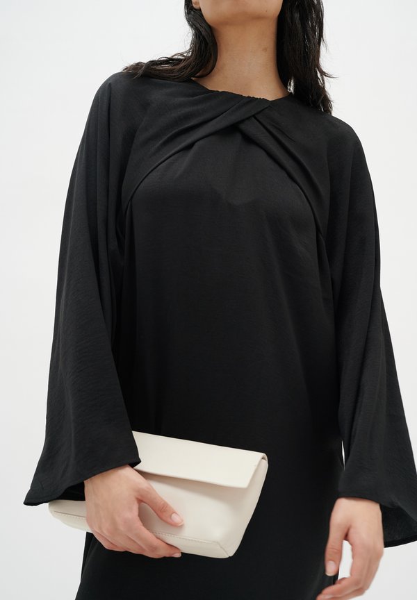 InWear  LITOIW