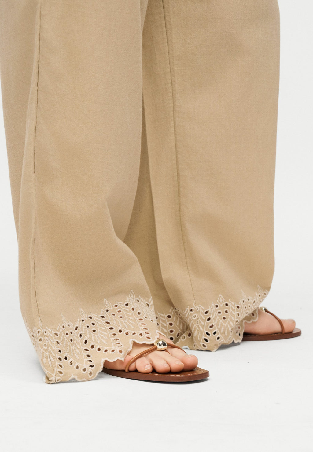 CARPAULA PULL UP PANT Media 6