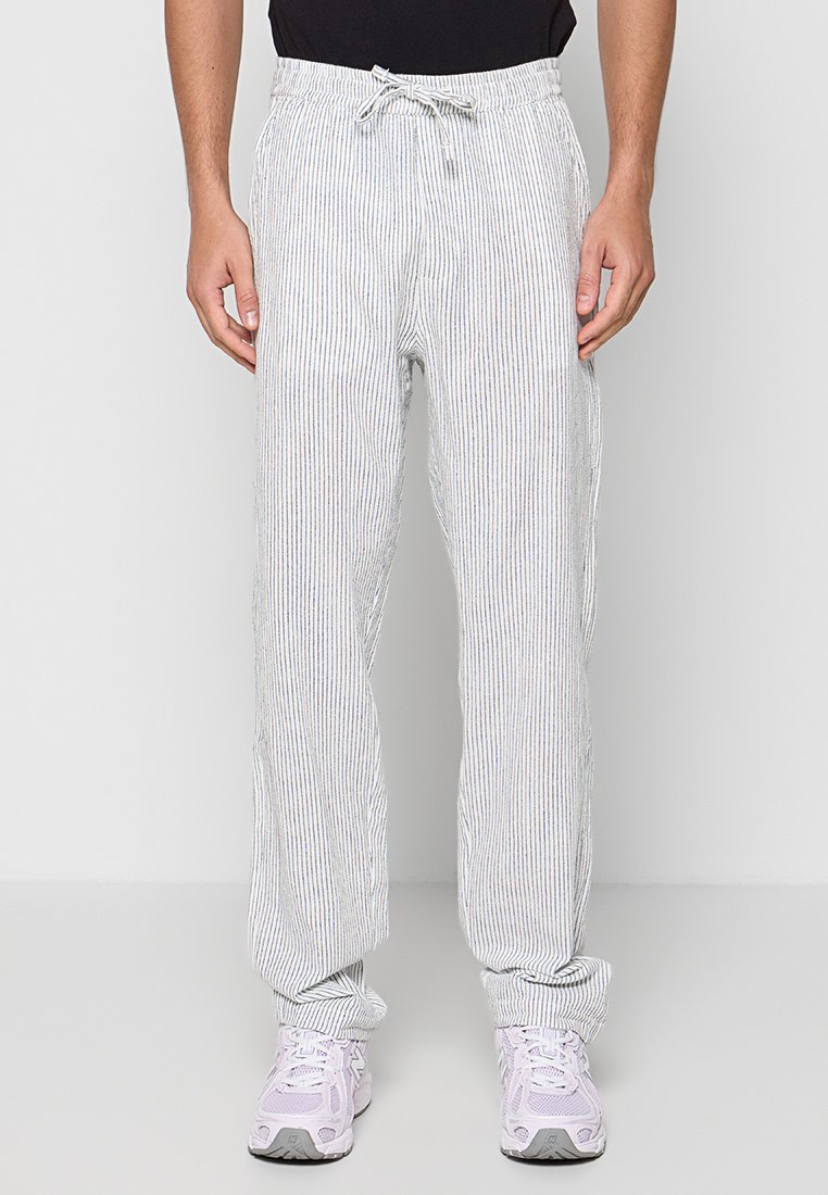 RELAXED FIT Media 1