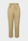 Khaki Cargo-Hosen mit Kordelzugbund, Seitentaschen und entspannter Passform. Hergestellt aus leichtem Material und mit einfachen Nahtdetails versehen.