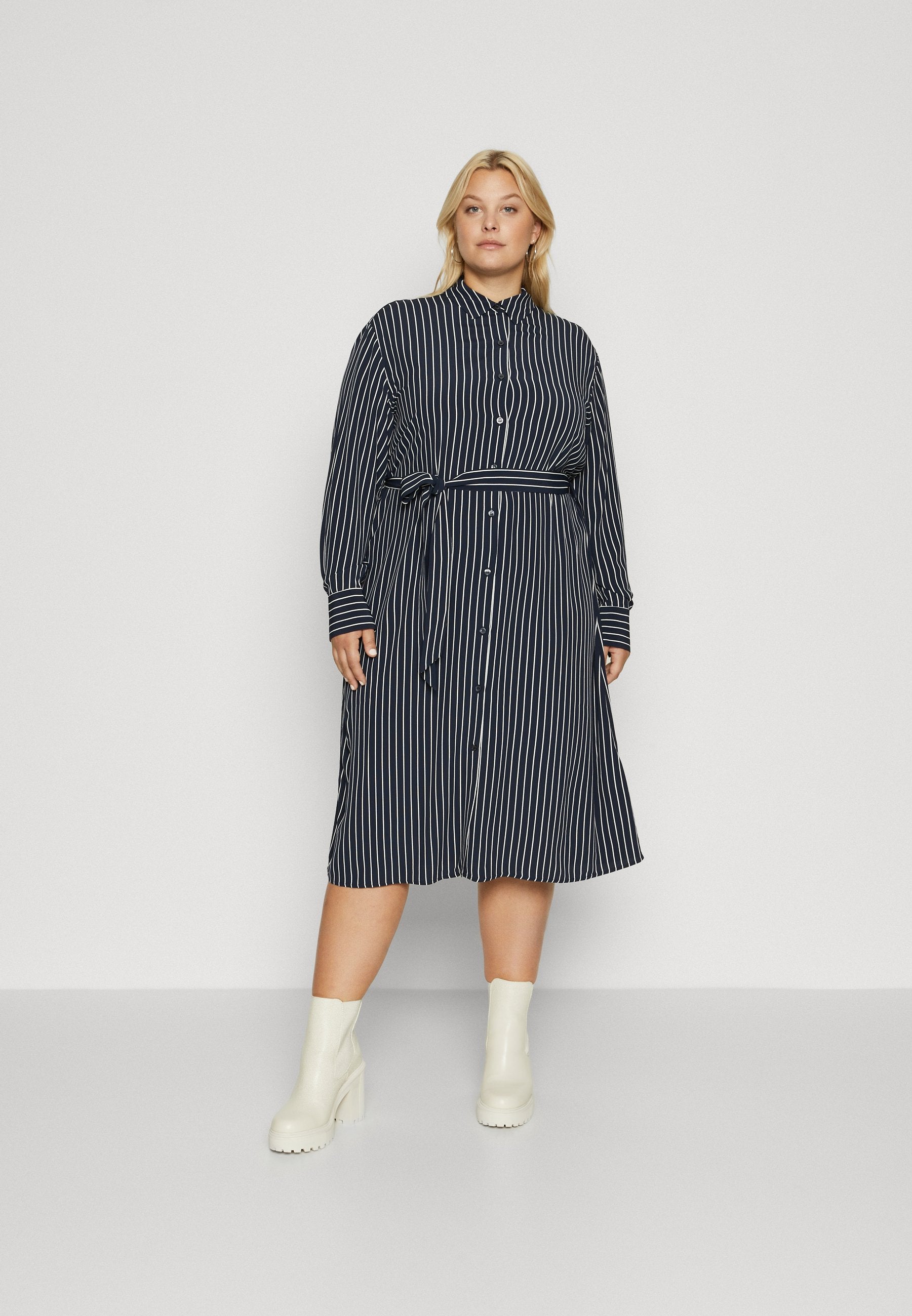MIDI DRESS Media 3