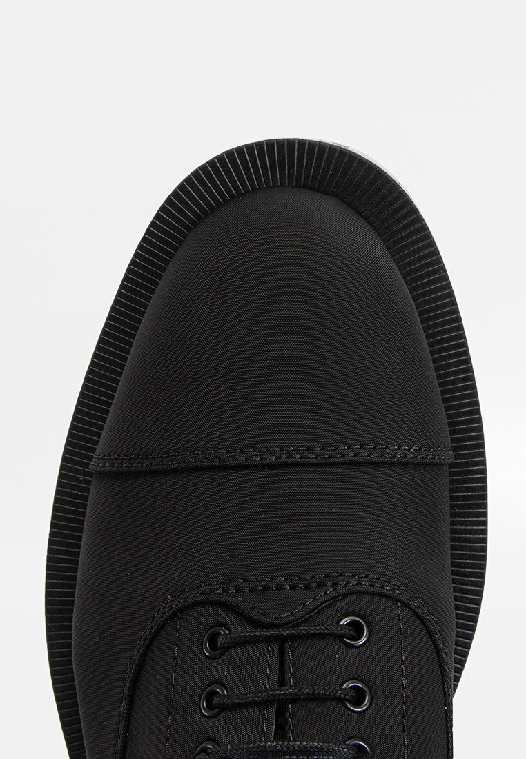 Clarks CUR