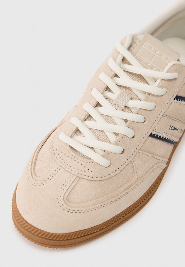 Tommy Jeans THE GREENWICH SUEDE LOGO TRAINERS