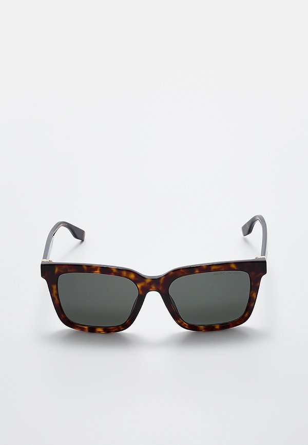MARC JACOBS