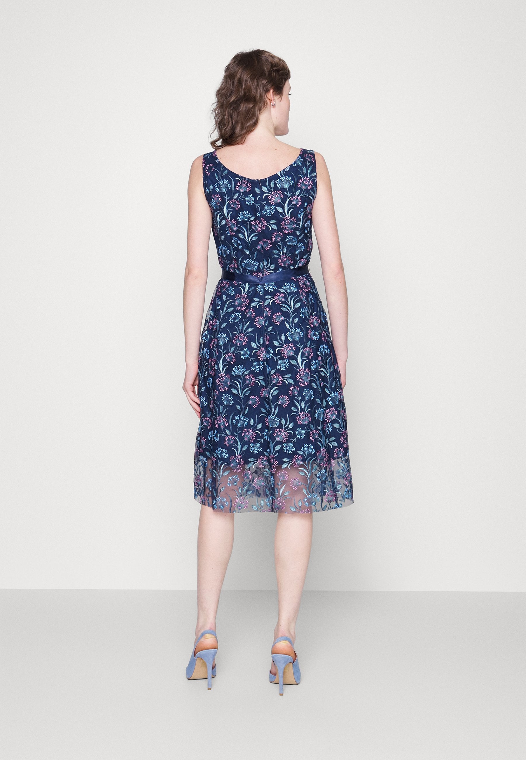Swing DRESS EMBROIDERED