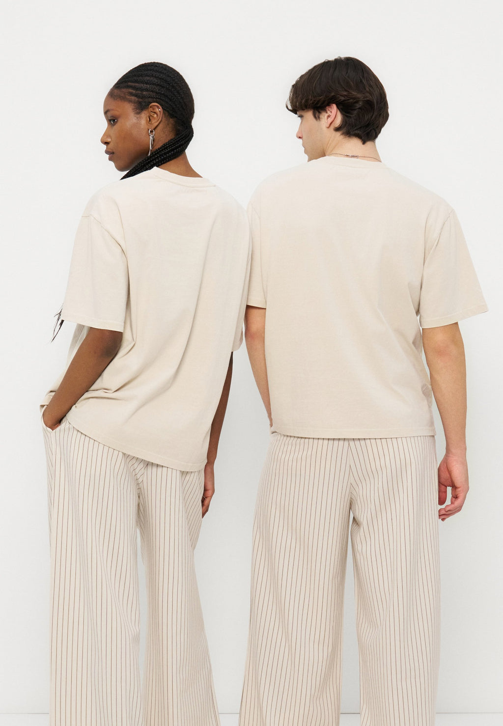 YOURTURN OVERSIZED FIT WITH SEAMS AND EMBRO