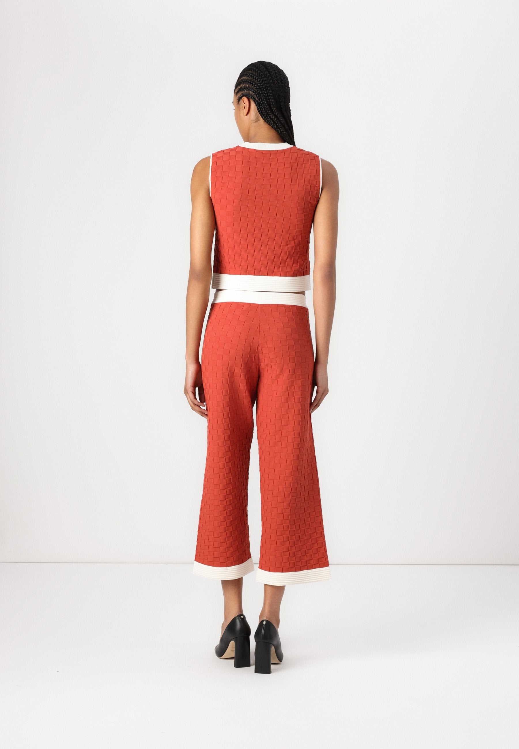 CONTRAST PANTS Media 4