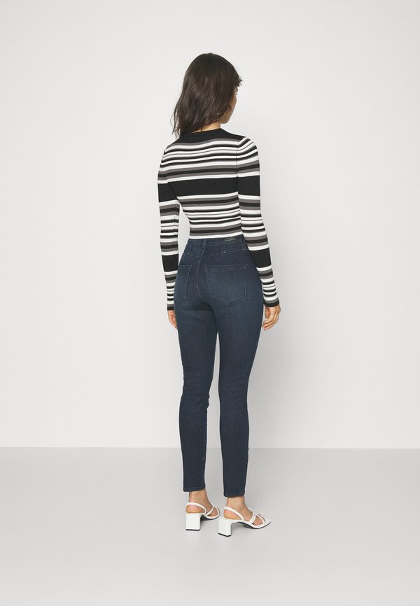 ONLY Petite ONLMEDDI CROP O NECK
