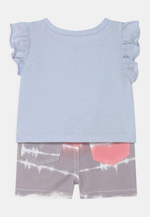 Levi's® TEE SET