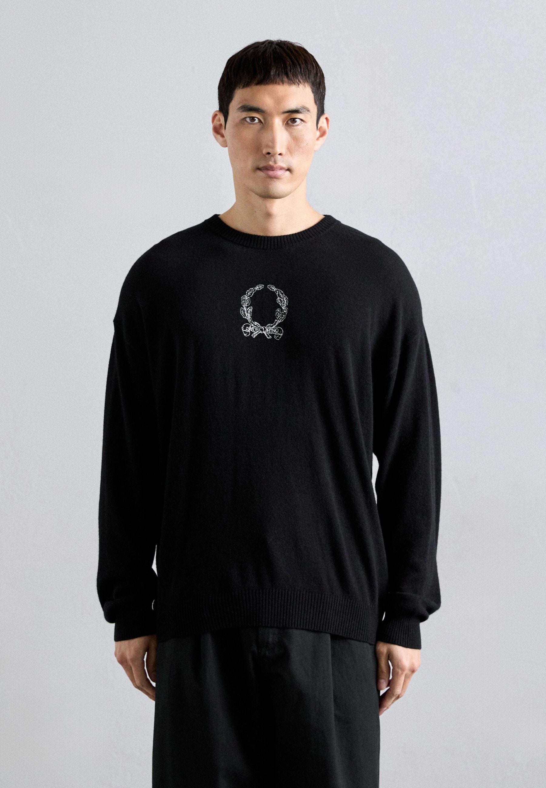 MOSCHINO LAUREL CROWN LOGO