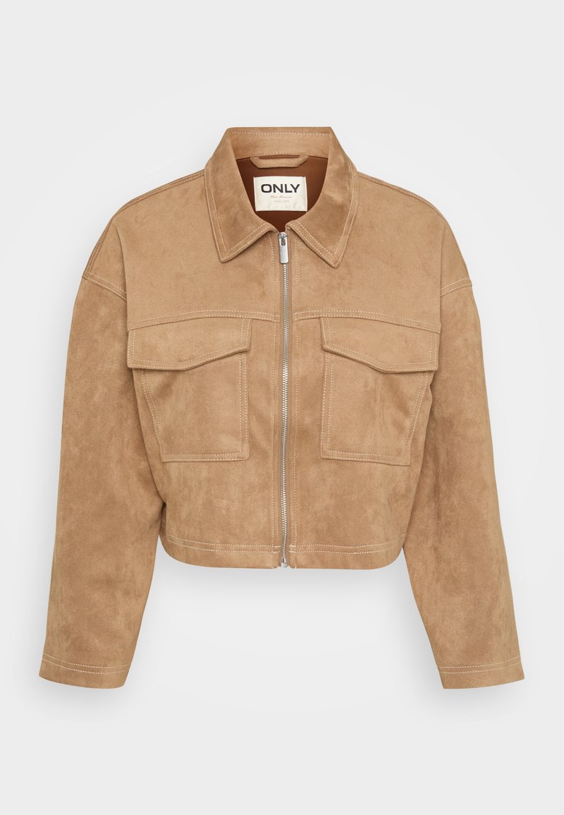 Beige Wildlederjacke mit kurzem Schnitt, einem Reißverschluss auf der Vorderseite, zwei Brusttaschen und einem spitzen Kragen; zeichnet sich durch kontrastierende Nähte und eine glatte Textur aus.