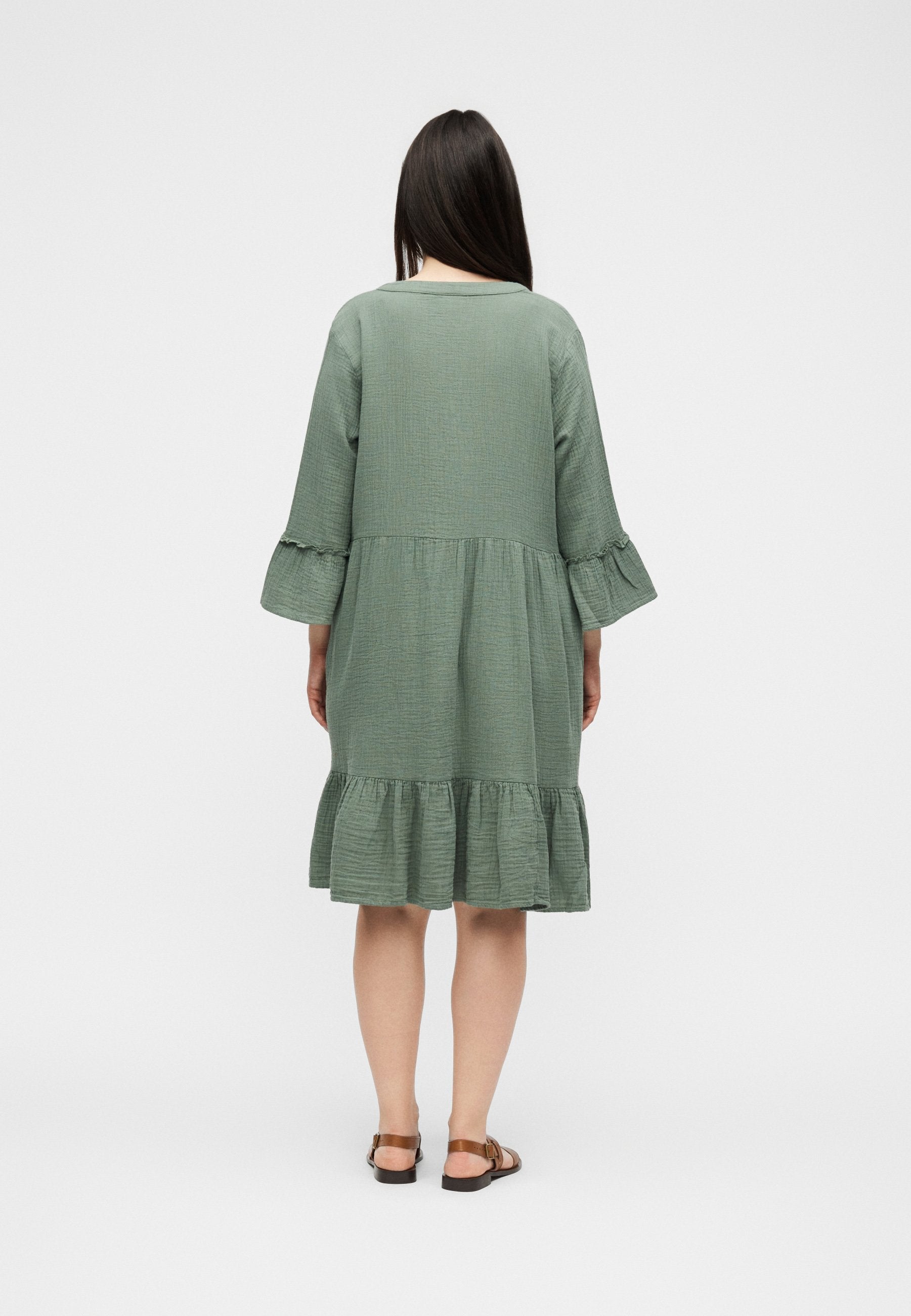 CARTHYRA PEPLUM DRESS Media 4