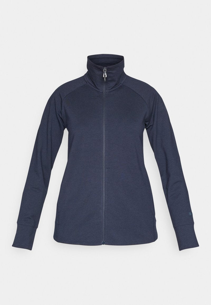Marineblaue Fleecejacke mit langen Ärmeln, durchgehendem Frontreißverschluss und hohem Kragen, flach auf weißem Hintergrund liegend.