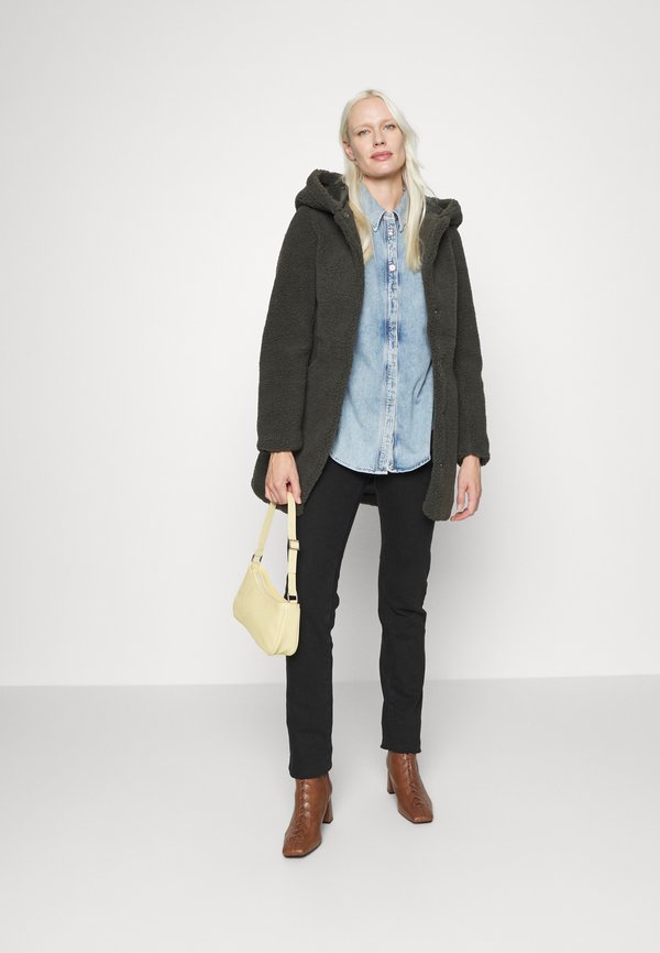 Vero Moda Tall VMELLIE