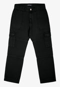 Schwarze Cargo-Hosen aus Denim, ausgestattet mit mehreren Taschen, einem geraden Schnitt und strukturiertem Stoff mit sichtbaren Nähdetails.