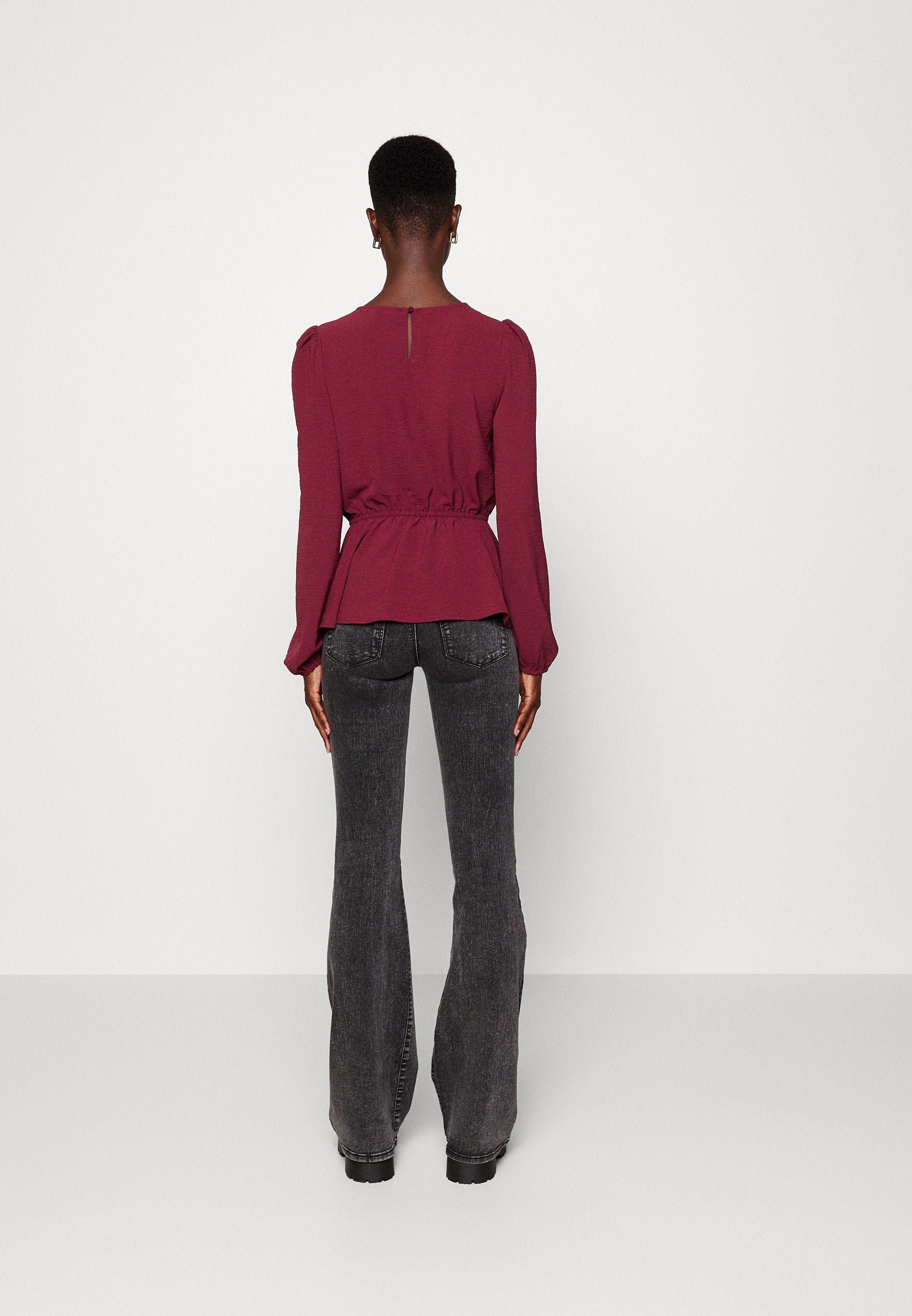 ONLY Tall ONLMETTE O NECK