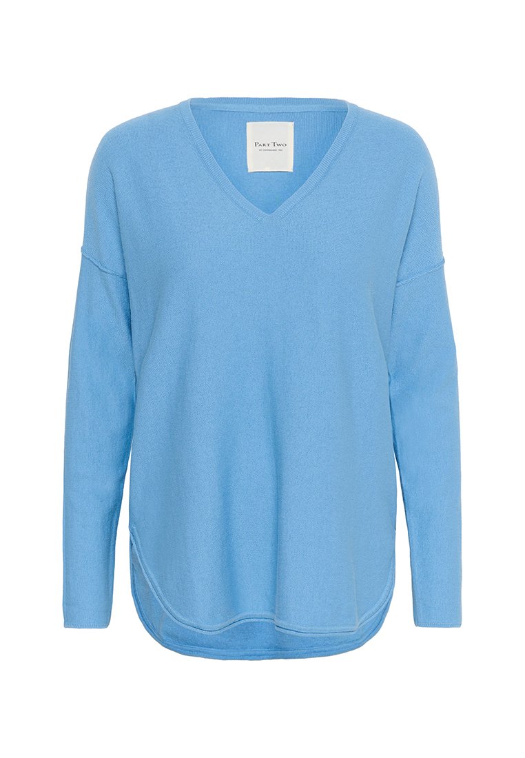 Hellblauer Langarm-V-Ausschnitt-Pullover mit überschnittenen Schultern und abgerundetem Saum, hergestellt aus weichem Strickstoff.