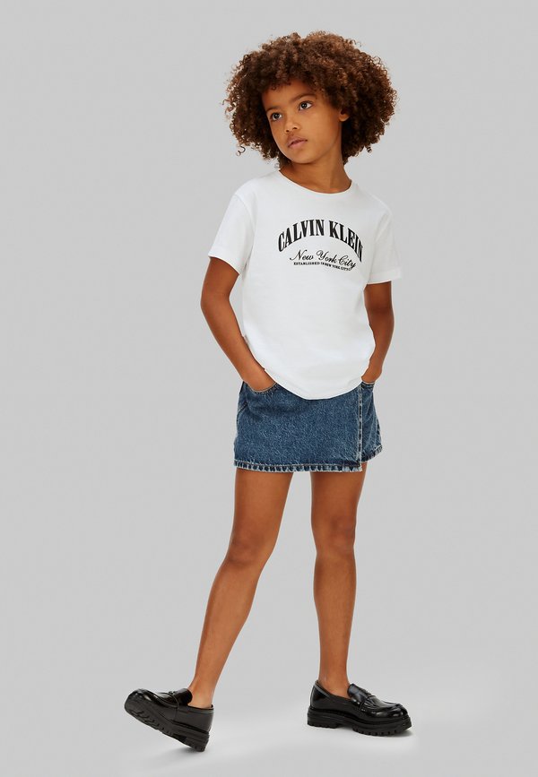 Calvin Klein Jeans LOGO