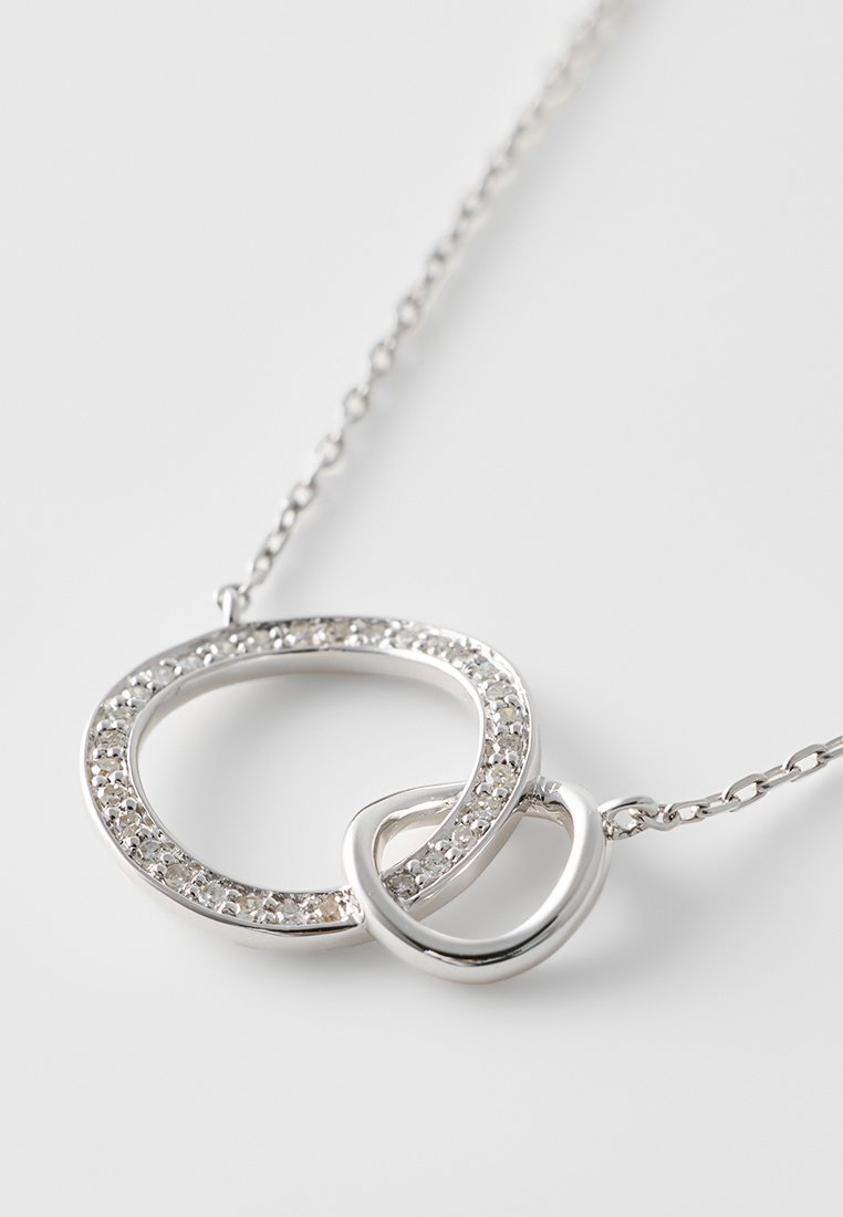 Le Diamantaire 0.10 CT DIAMOND