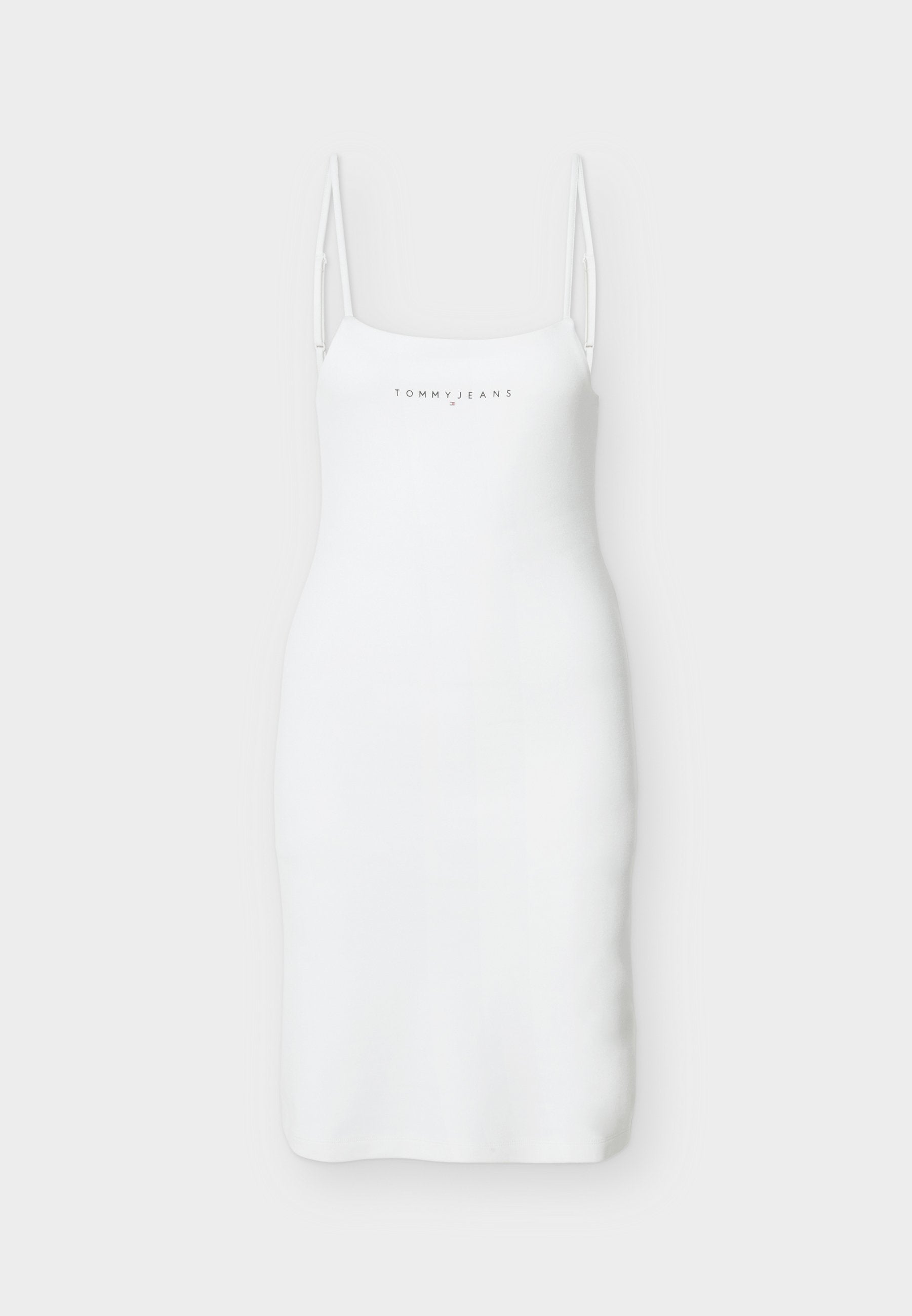 Weißes ärmelloses Bodycon-Kleid mit dünnen verstellbaren Trägern und dem "TOMMY JEANS"-Logo in der Mitte der Brust.