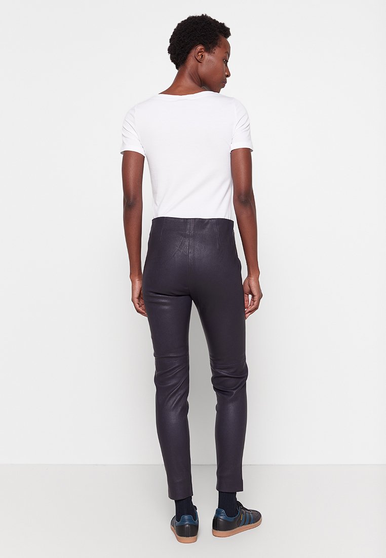 Lauren Ralph Lauren AKOLETA