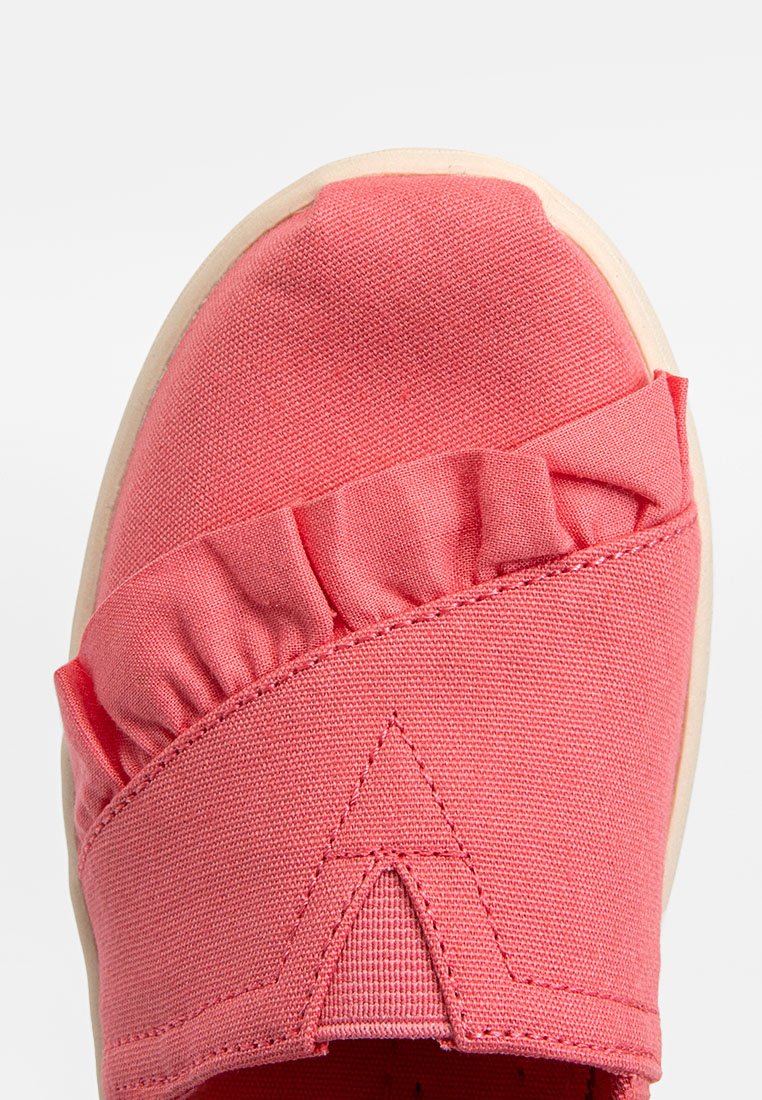 TOMS ALPARGATA