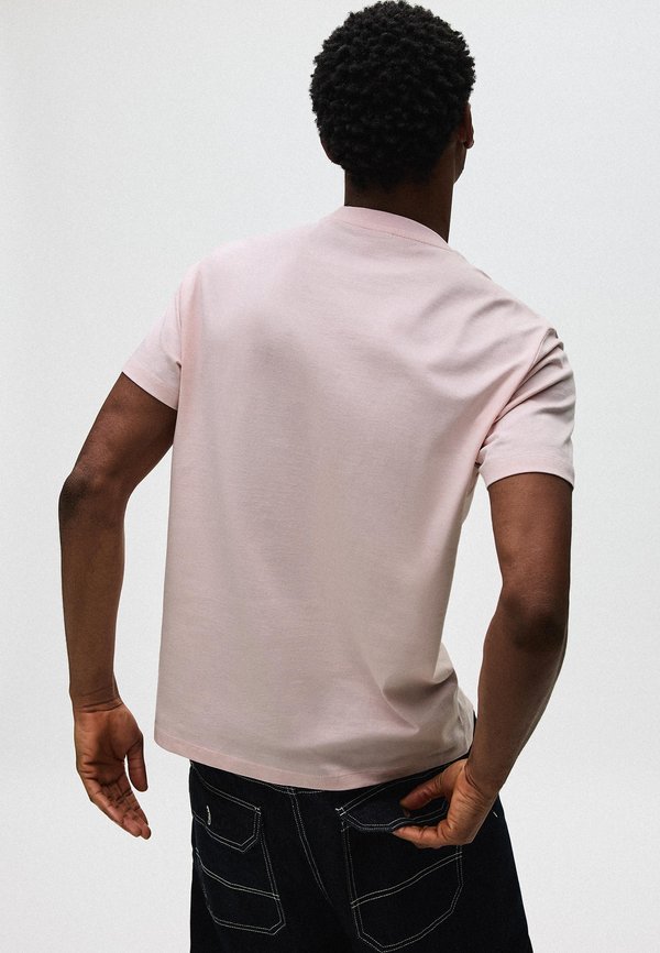 Bershka Basic T-shirt - light pink