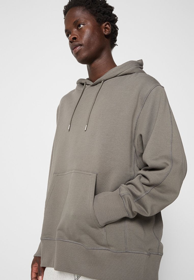 Études RELAXED FIT