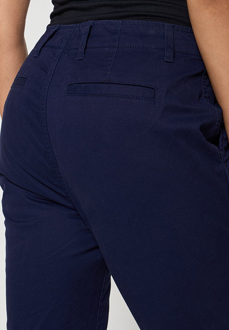 GAP DOWNTOWN KHAKI