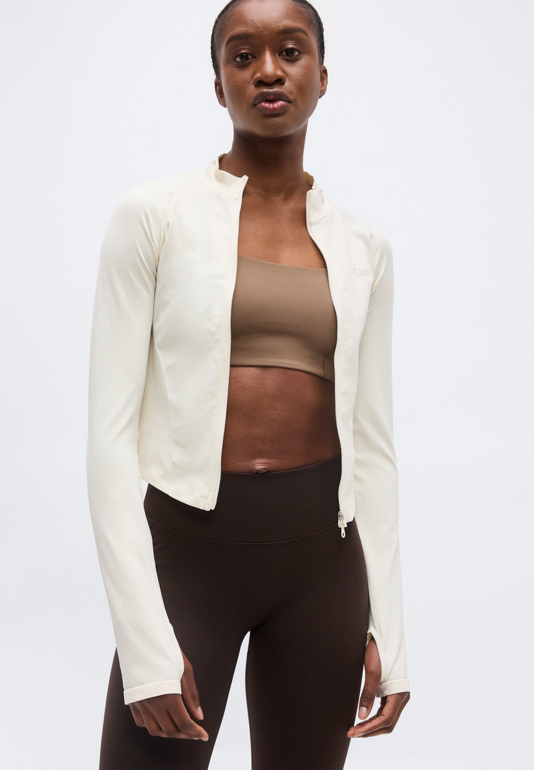 Stronger SIGNATURE SQUARE NECK BRA