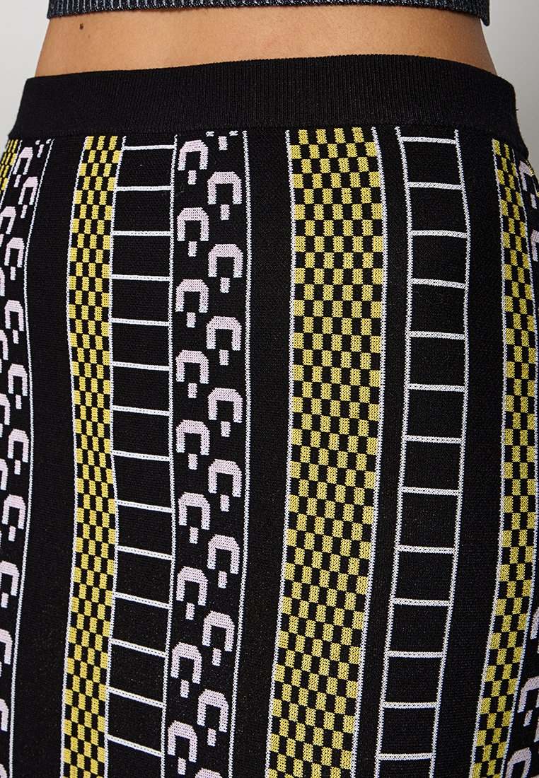 Diane von Furstenberg  POSTIANA