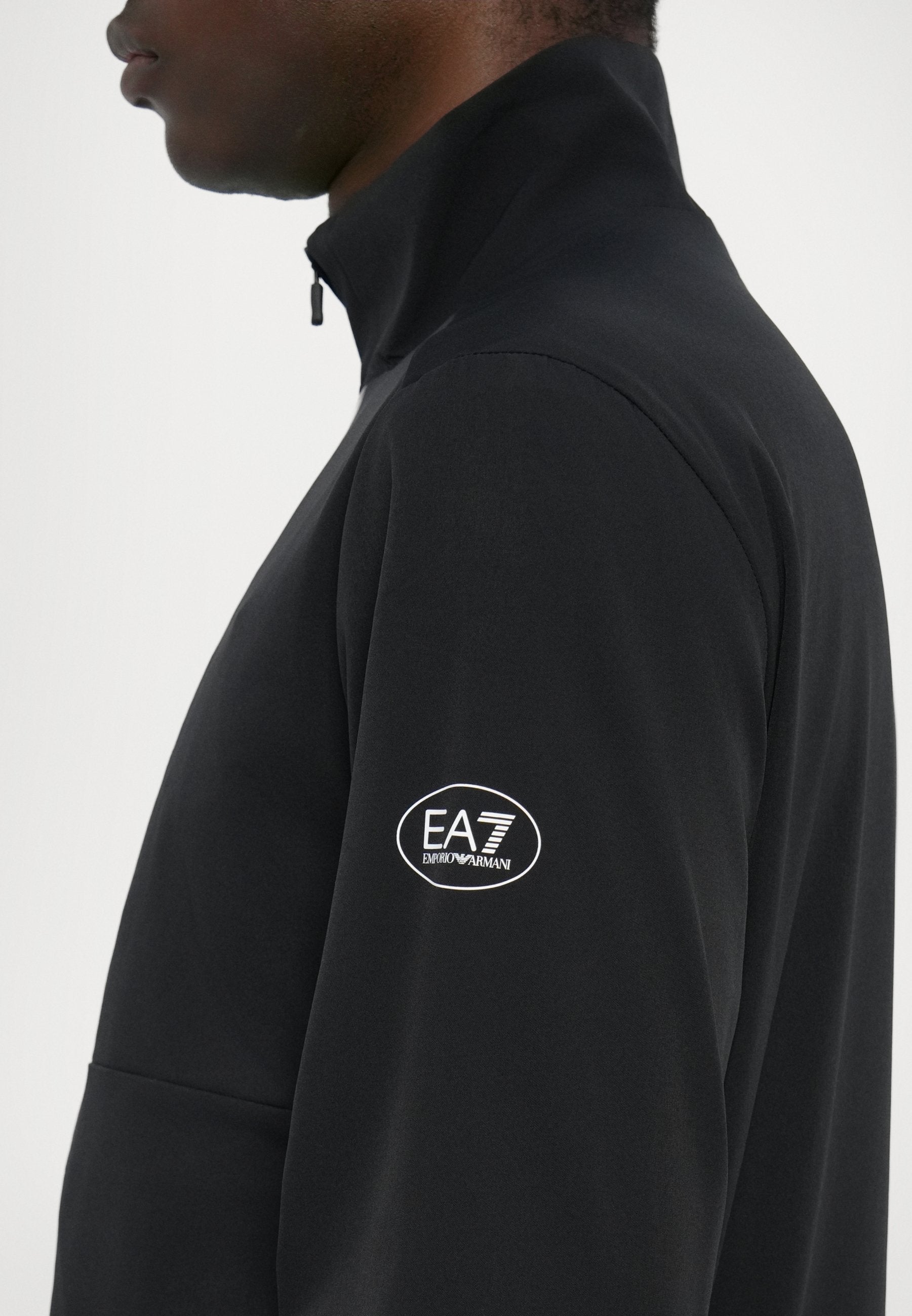 WIND BREAKER JACKET Media 7