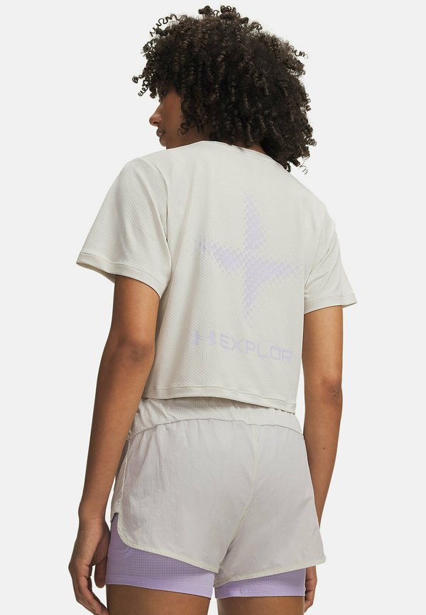 Under Armour EXPLOR TRAIL RUN - Sports T-shirt - summit white