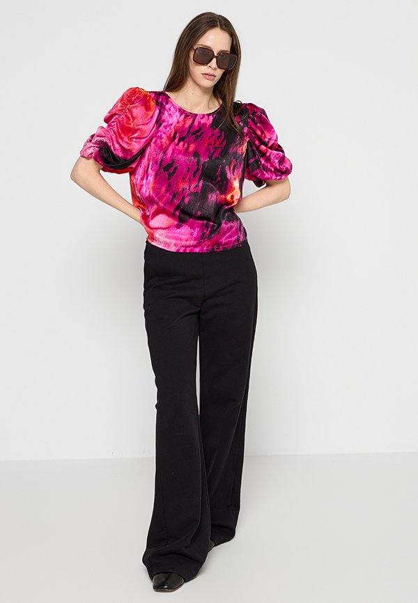 DKNY