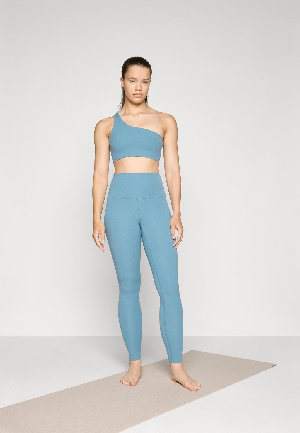 Nike Performance