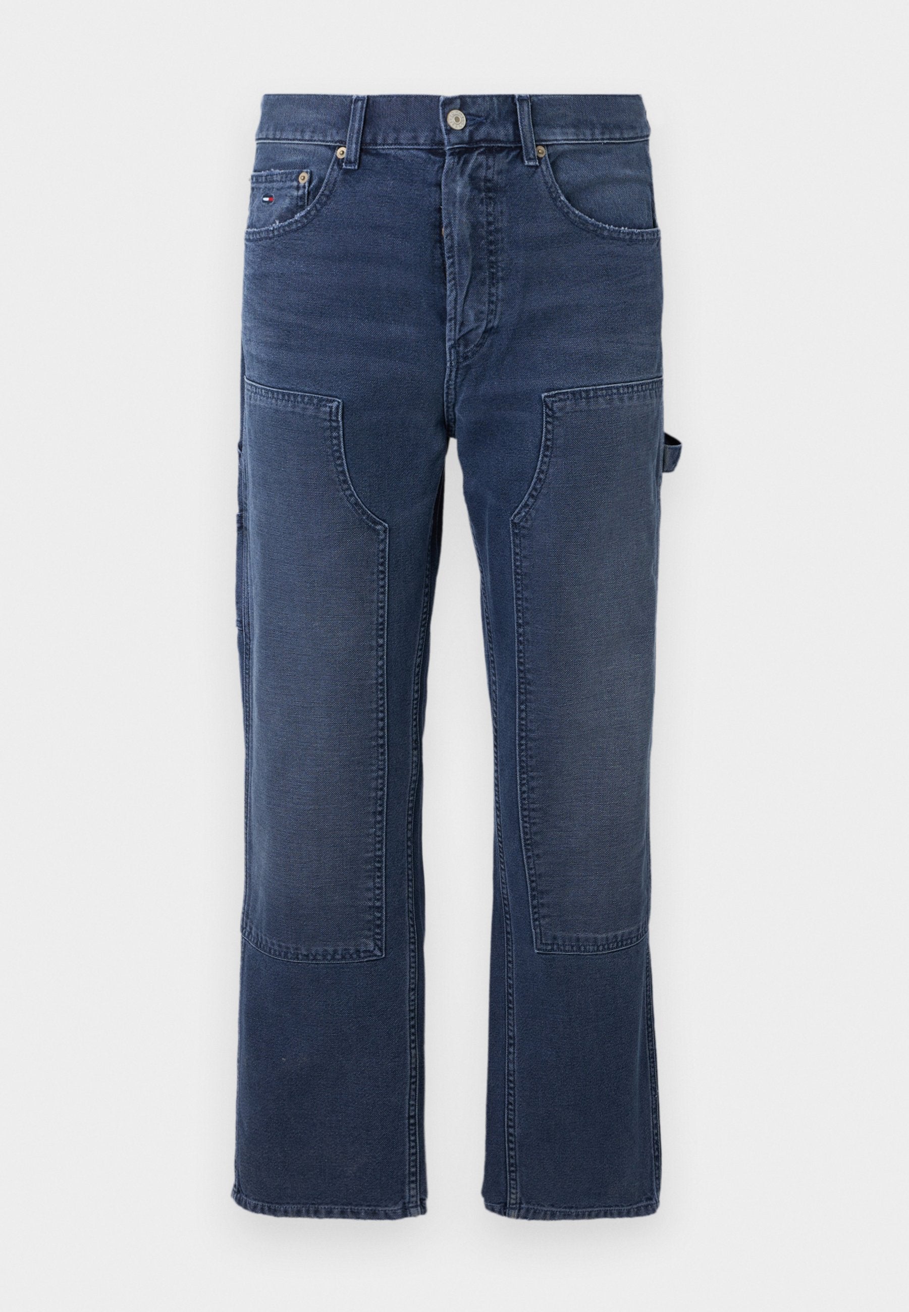 Dunkelblaue Jeans mit entspannter Passform, mit aufgesetzten Taschen, geradem Beinschnitt und leichten Ausbleichungen auf dem Stoff.