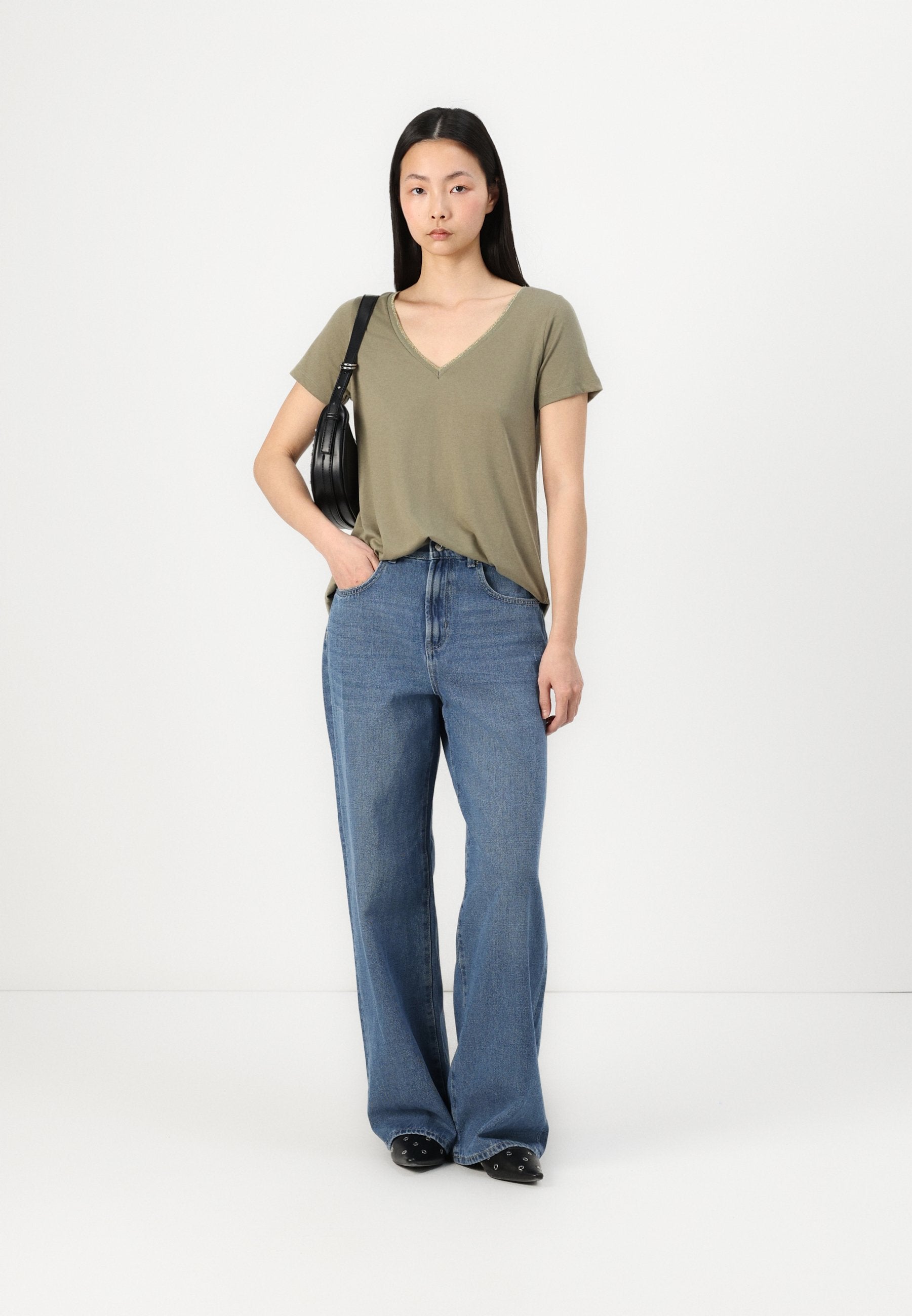 Wide-fit ONLHOPE High waist Wide Leg Fit Media 2