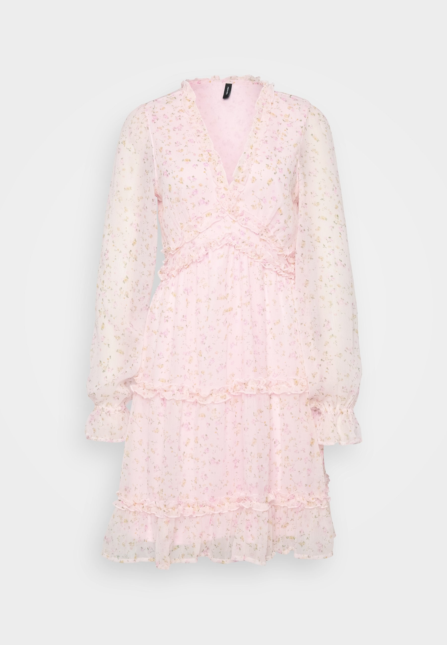 Rosa Blumenkleid mit langen durchsichtigen Ärmeln, V-Ausschnitt, Rüschendetails und gestuftem Rock. Hergestellt aus leichtem, fließendem Stoff.