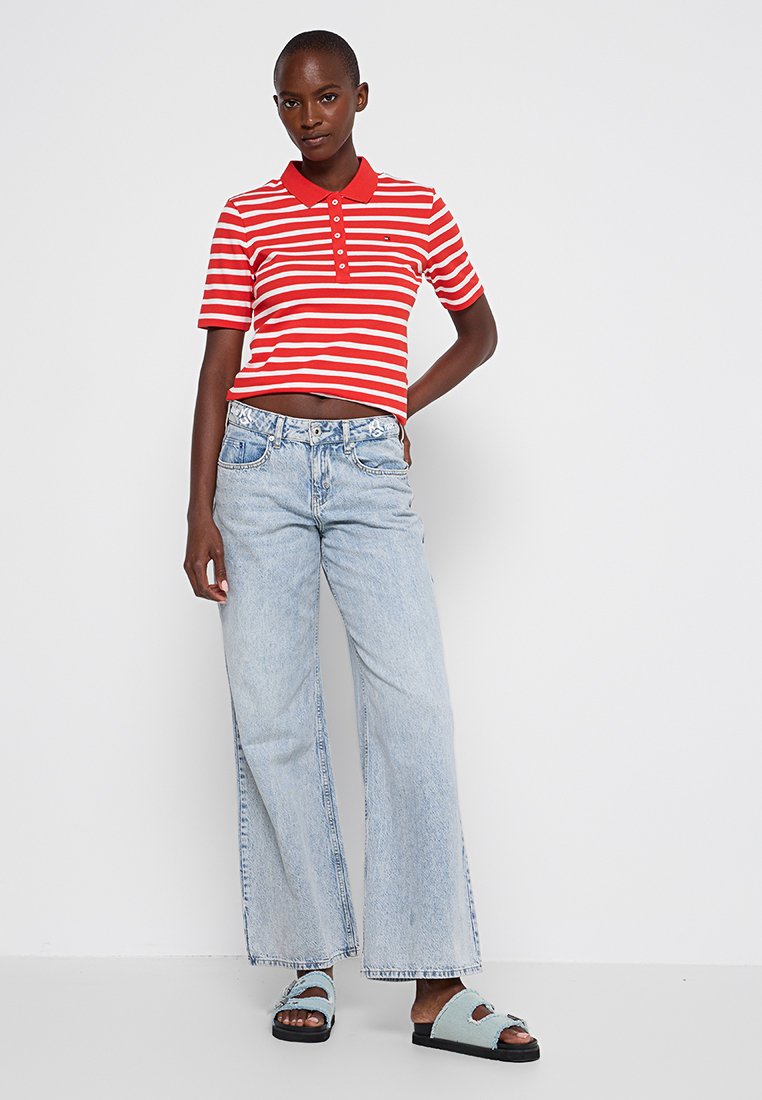 REGULAR FIT Media 2