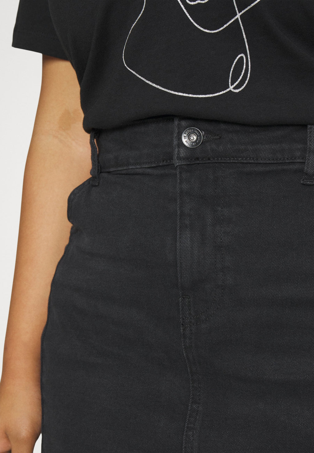 Noisy May Curve PLEATED SKIRT BLACK