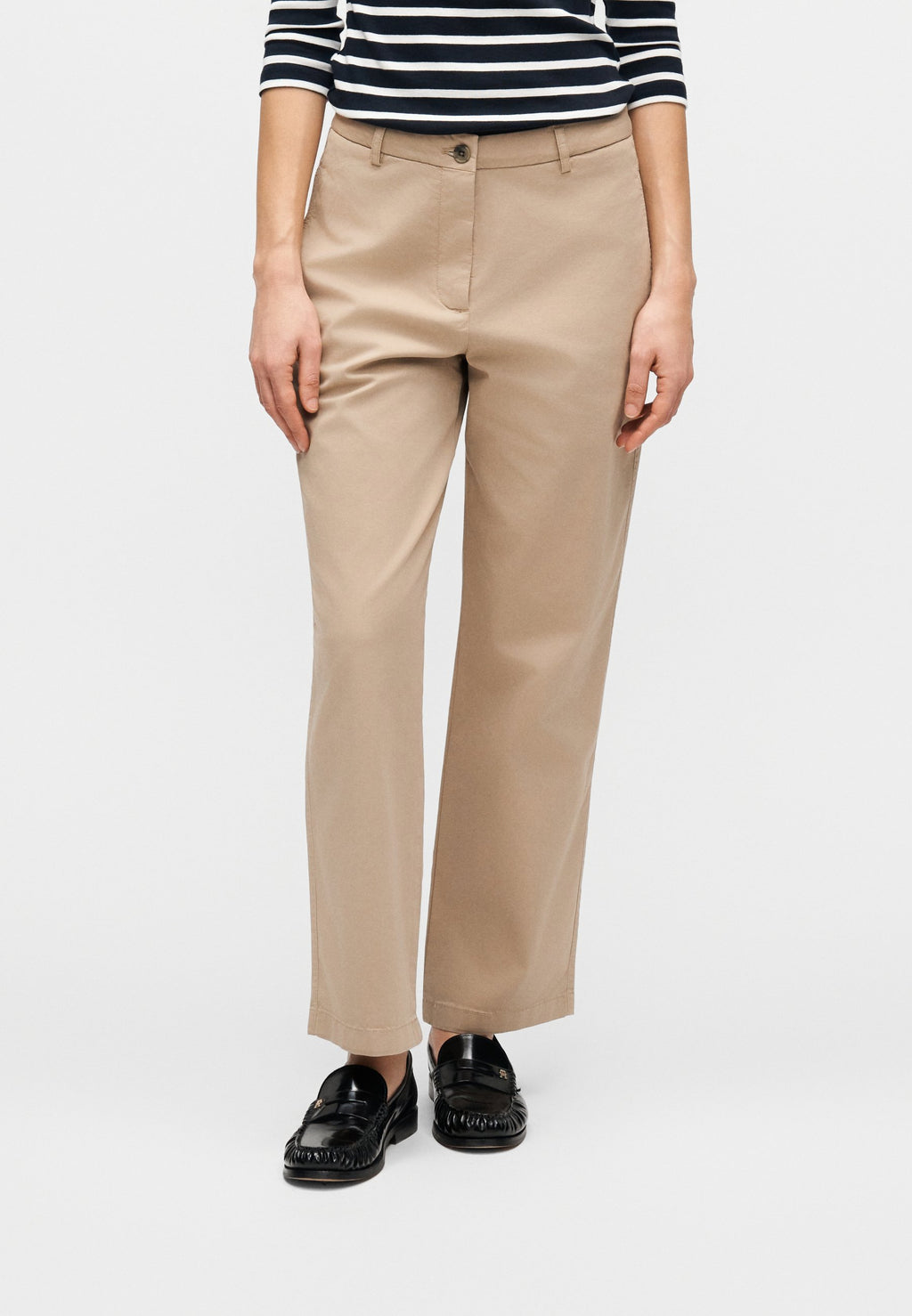WASHED SLIM STRAIGHT LEG CHINOS Media 3