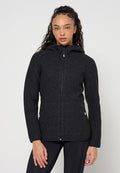 Schwarze Kapuzenjacke aus einer strukturierten, angenehmen Stoffqualität. Verfügt über einen Frontreißverschluss, Seitentaschen und ein tailliertes Design für Wärme und Flexibilität.